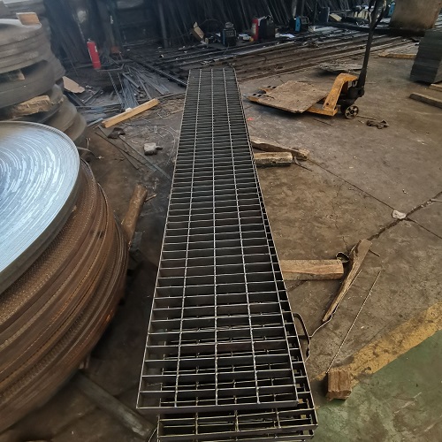 地溝排水溝鋼格板鋼格柵蓋板：讓你的工程順利進(jìn)行