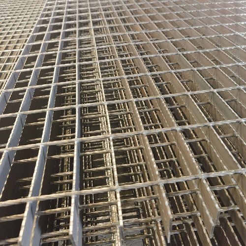 平臺(tái)走道馬道鋼格柵鋼格板多少錢一平方