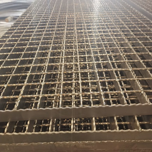 平臺(tái)走道馬道鋼格柵鋼格板多少錢一平方