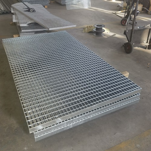 鋼格板表面處理方式對比：噴漆、鍍鋅、不銹鋼哪種更耐用？