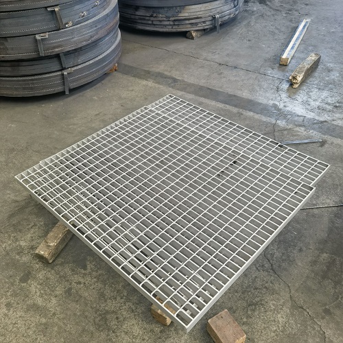 客戶血淚教訓(xùn)：選錯(cuò)鋼格板規(guī)格，3個(gè)月就變形！