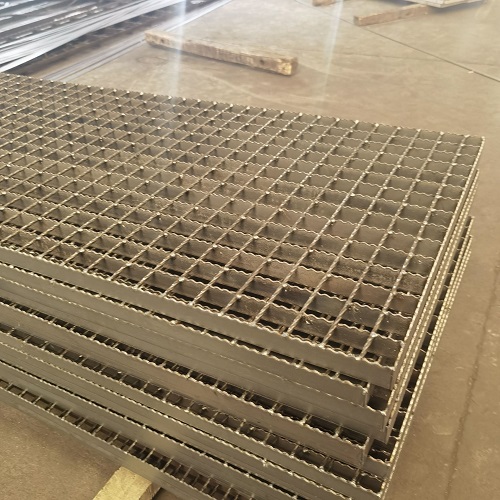 鋼格柵選購避坑指南：老采購都在藏的 5 個(gè)關(guān)鍵細(xì)節(jié)