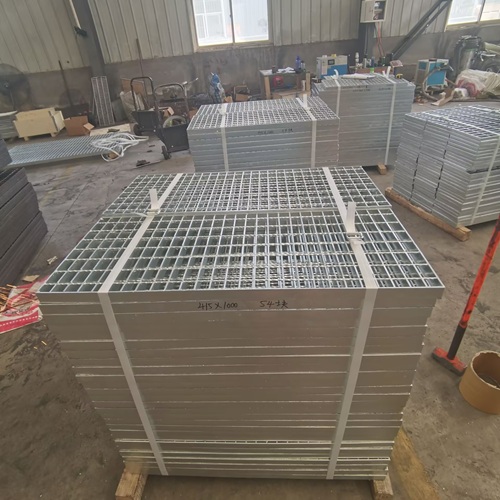 污水處理廠鋼格柵怎么選？耐腐蝕方案全解析