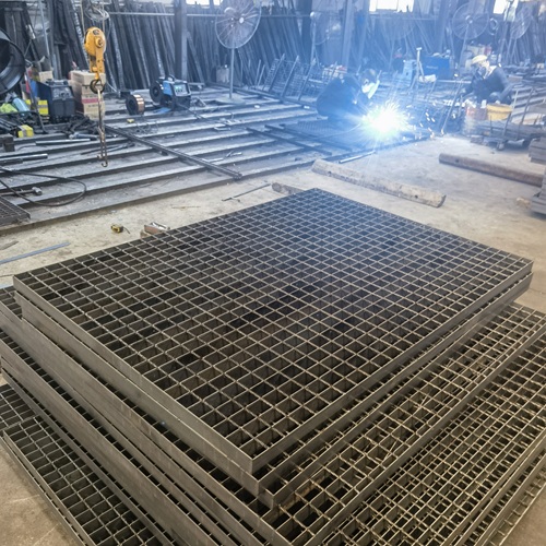 學校實訓(xùn)基地為何偏愛鋼格板