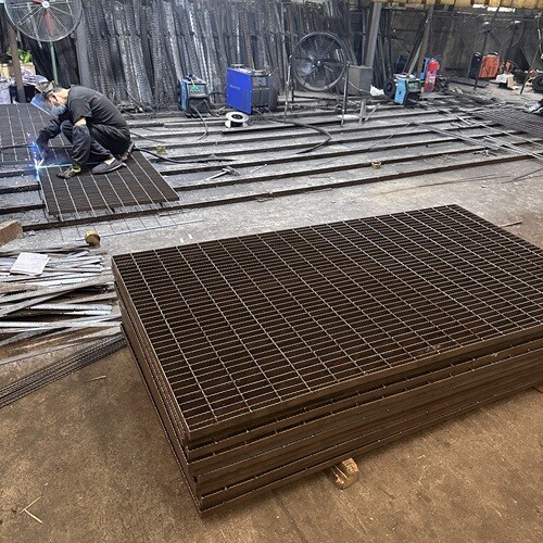 別再被忽悠了，鋼格柵板選錯損失遠(yuǎn)比你想象的大