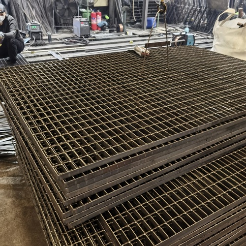 別再被忽悠了，鋼格柵板選錯損失遠(yuǎn)比你想象的大