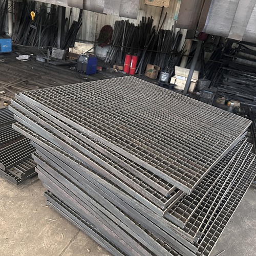 鋼格柵板和傳統(tǒng)鋪地材料誰更勝一籌