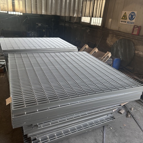 鋼格柵板生銹怎么辦？教你幾招輕松應對