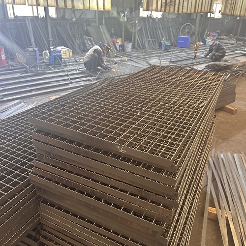 鋼格柵板維護(hù)保養(yǎng)指南，延長(zhǎng)使用壽命