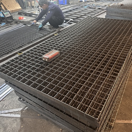 鋼格柵板連接件選擇不當(dāng)會(huì)出什么問題