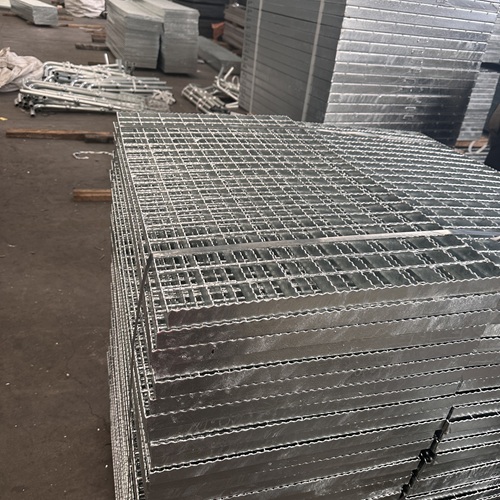 鋼格板能承重的核心原理，原來靠這2個結(jié)構(gòu)設(shè)計