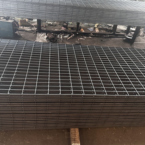 鋼格板能承重的核心原理，原來靠這2個結(jié)構(gòu)設(shè)計