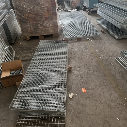 鋼格板憑什么火出圈？4大核心優(yōu)勢(shì)不可替代