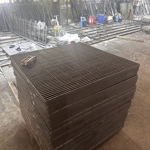 高空安裝鋼格板安全要點(diǎn)工程人必看