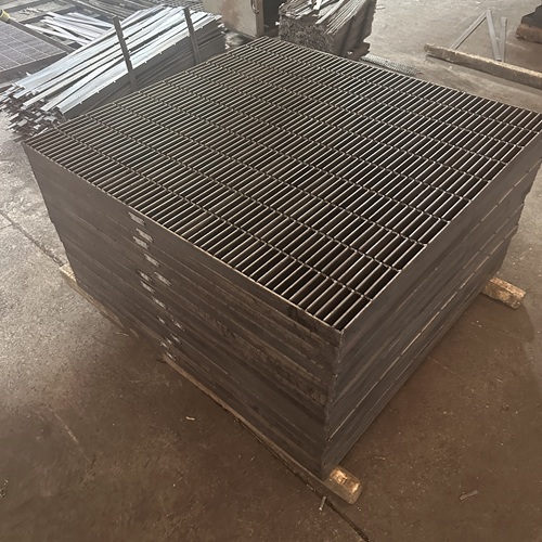 高空安裝鋼格板安全要點(diǎn)工程人必看