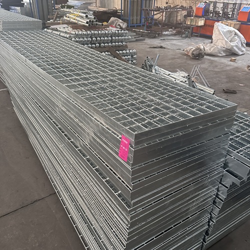 音樂節(jié)舞臺離不開鋼格板，輕便承重雙達標(biāo)