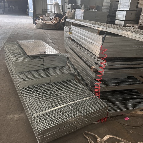 鋼格板走進公園社區(qū)便民設施新材質