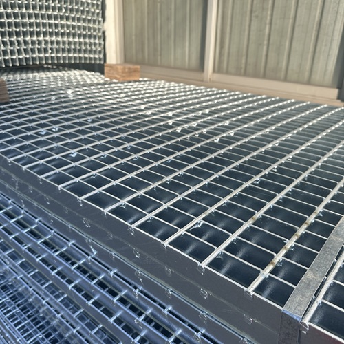 鋼格板安裝不當?shù)暮蠊こ倘吮仨毦? /> 
</p>
<h2>
	<strong>第五，<a href=